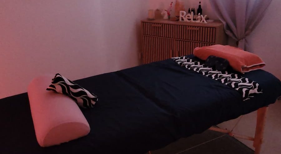 Cabinet de massages à Antibes Une alternative à la médecine chinoise, venez découvrir la réflexologie plantaire ou le drainage lymphatique dans un espace cocooning.